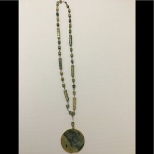 Vintage Jadeite Jade hand carved beads necklace.